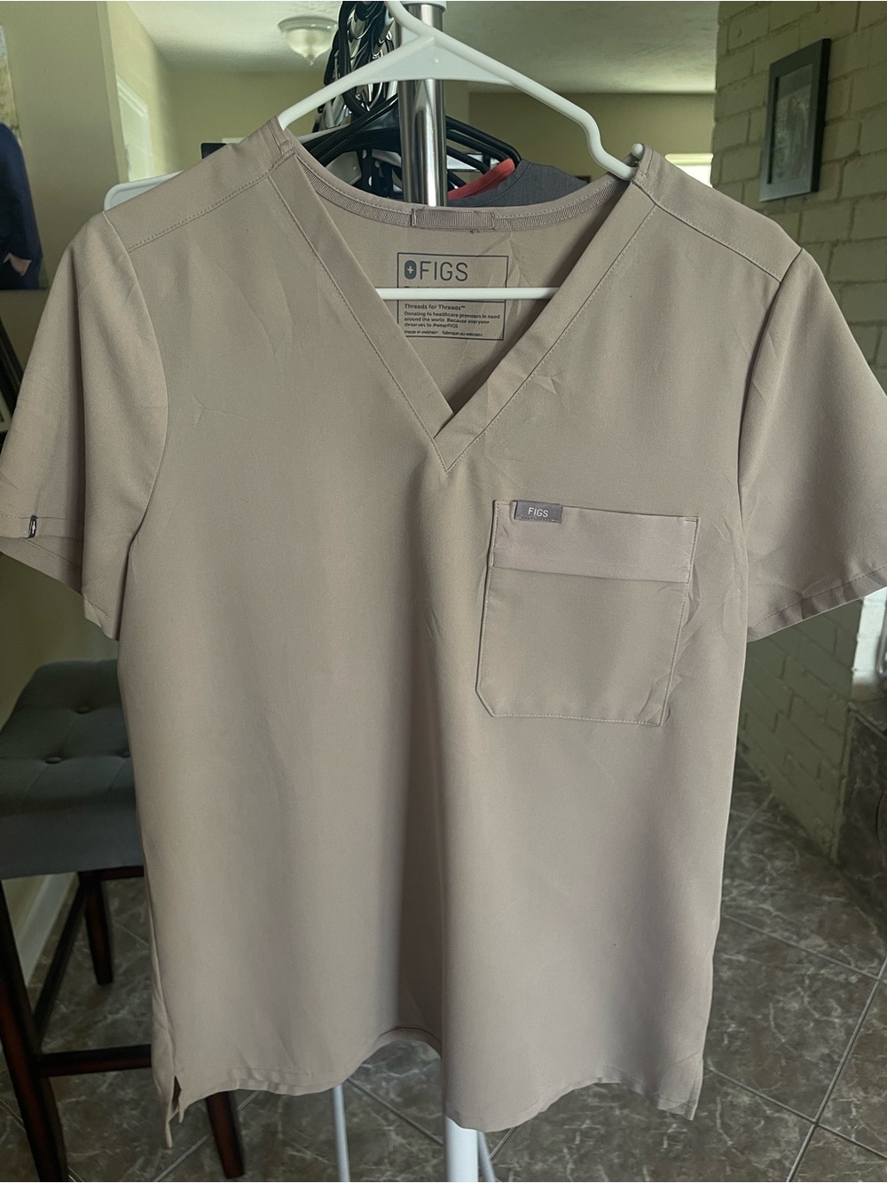 FIGS Catarina Scrub Top in Boulder Size Medium